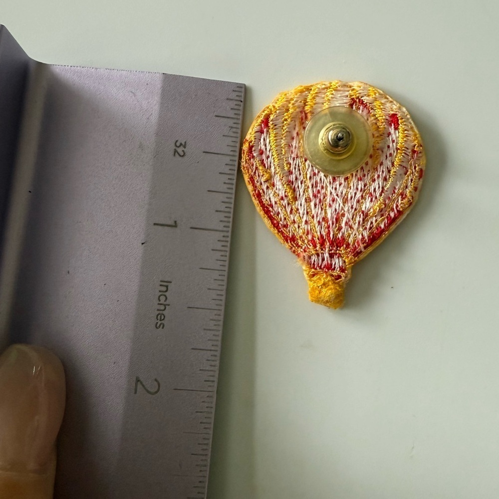 Vintage Hot Air Balloon Appliqué Earrings - Picture 4 of 4